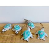 Garland of 5 wooden turtles - Aqua