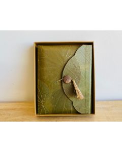 medium leaf note book with button