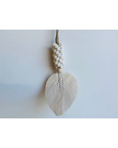 Shell & Macrame Leaf Necklace